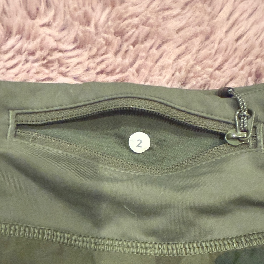 Green Camouflage Women's Shorts Lululemon - Picture 3 of 3